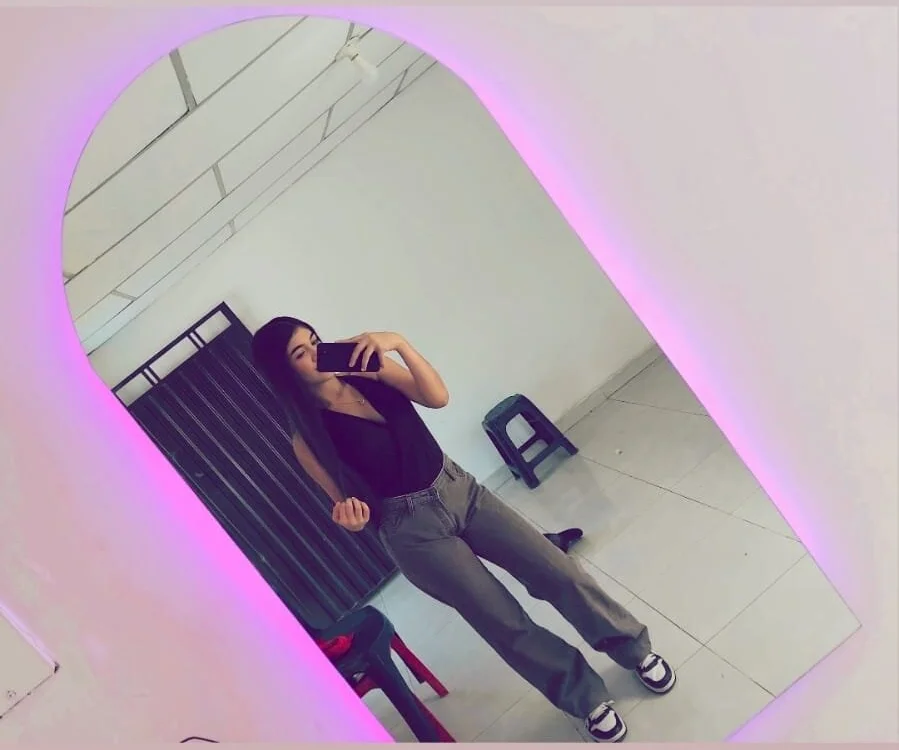 Miss_JulietaShadow's Offline XXX Chat