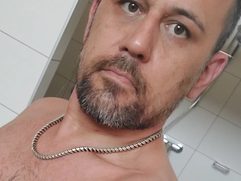 CumSchatzko offline chatrum