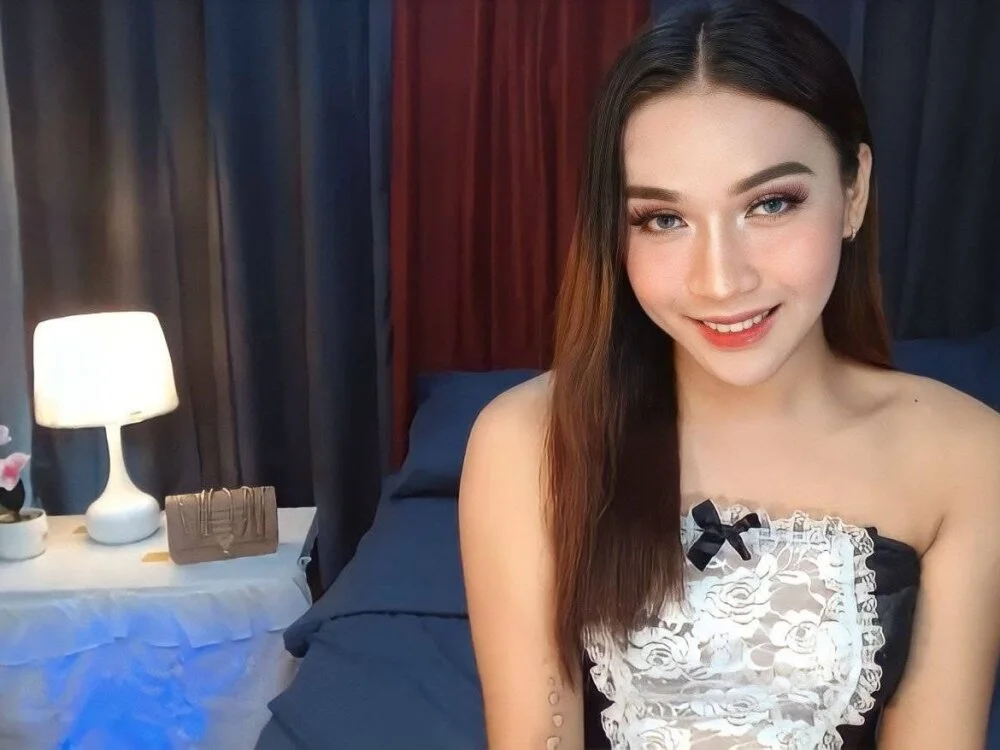 Sexynaughty_samantha offline XXX-chat