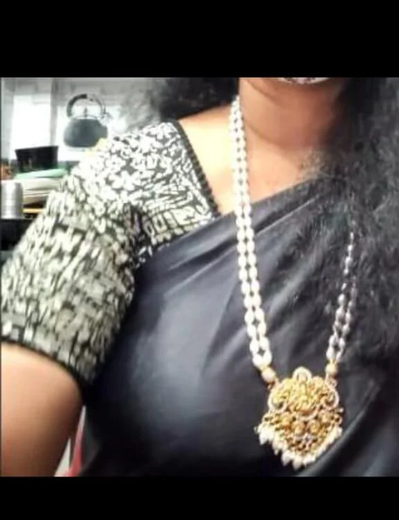Chat XXX offline de AMRUTHA-116