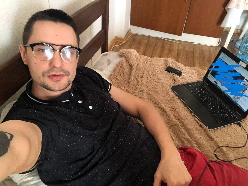 MaxXxifreshmen's Offline Chat Room