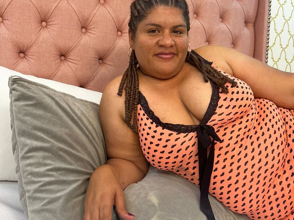 ErikaSaenz's Offline XXX Chat