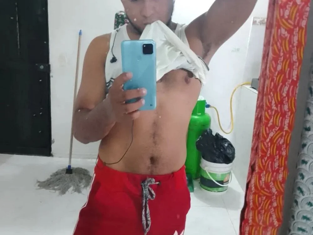 jhiank Offline XXX-Chat