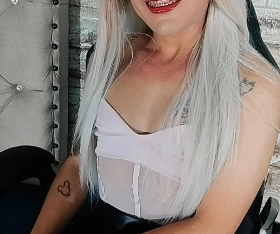 ViolettEvans__'s Offline XXX Chat