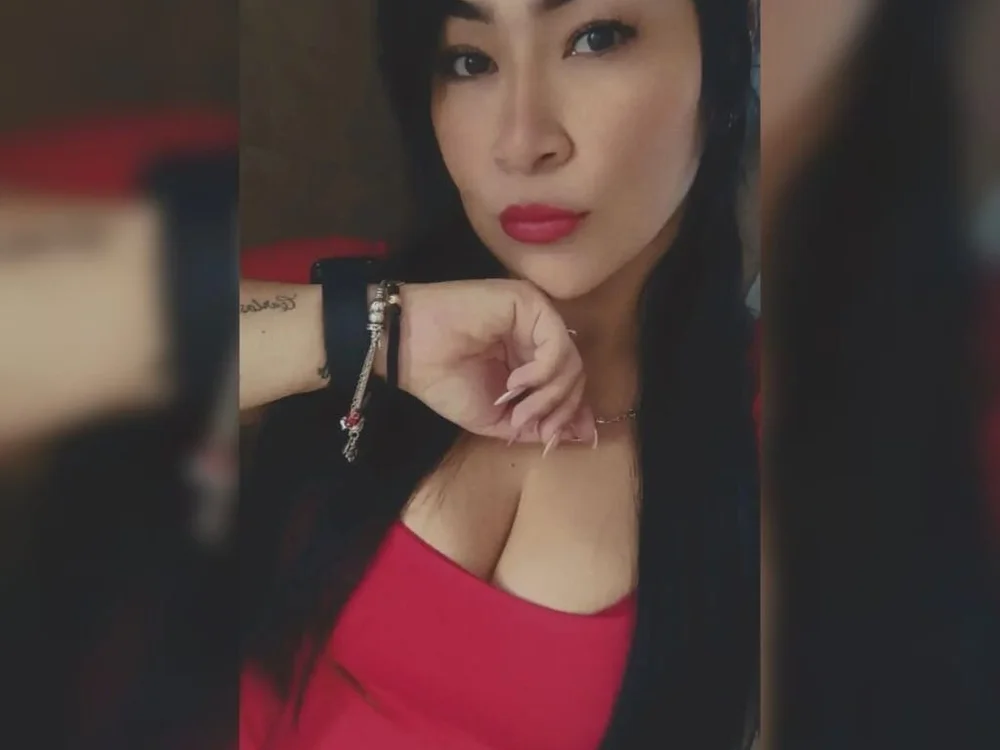 Lucialoveq's Offline XXX Chat