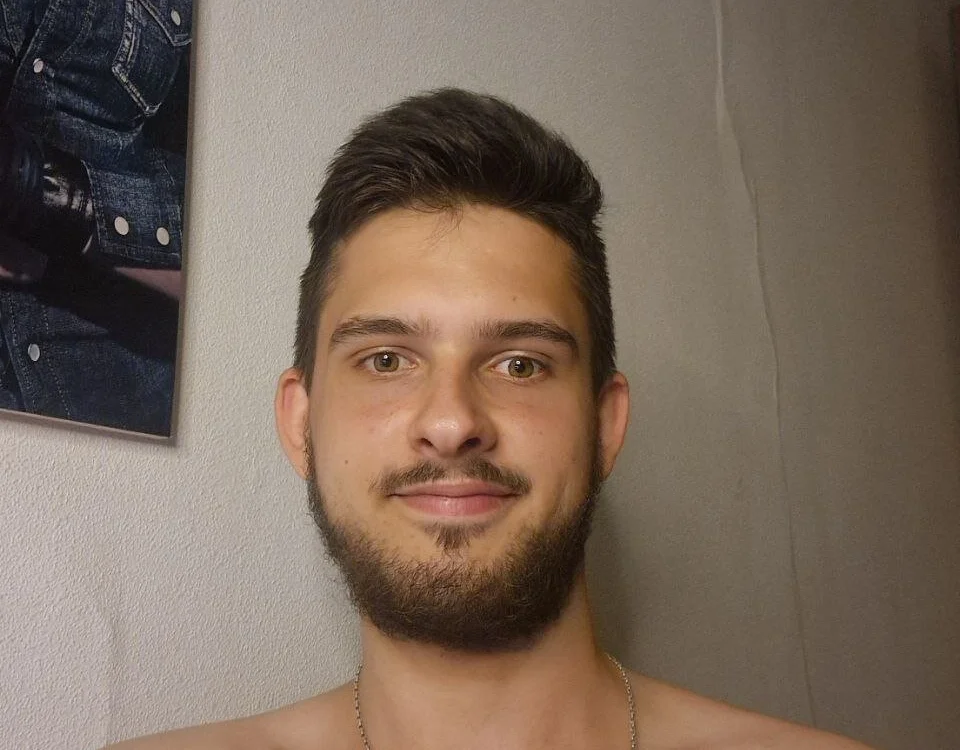 Lumut24's Offline XXX Chat