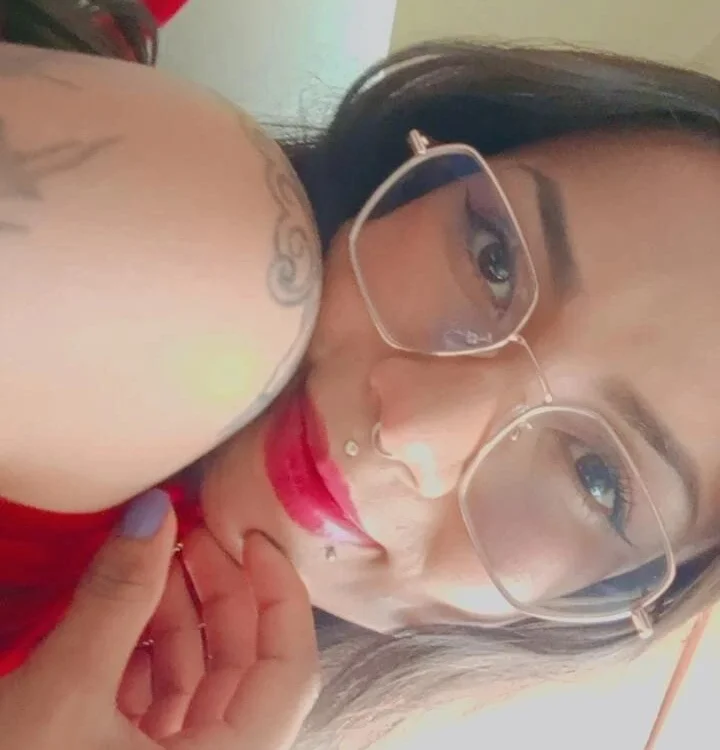 zoe_cute2 Offline XXX Chat