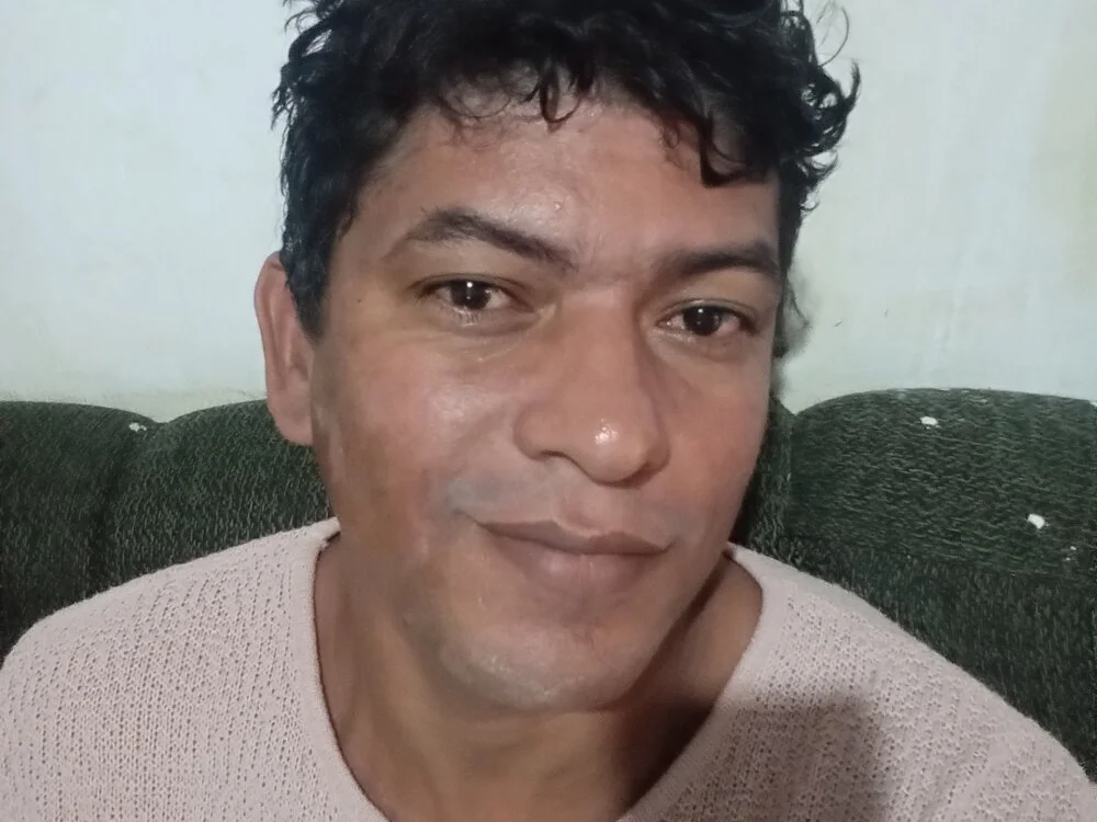 Boy-Braziln Offline XXX chat