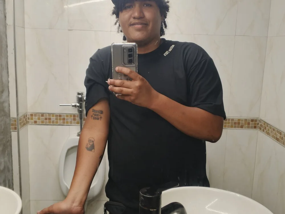 Davidii907552's Offline XXX Chat