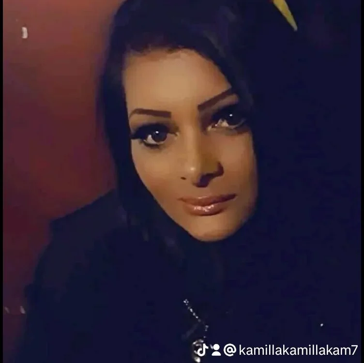 Pillango1212's Offline XXX Chat