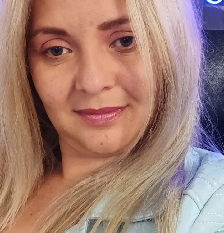Athenea_Milf's Offline XXX Chat