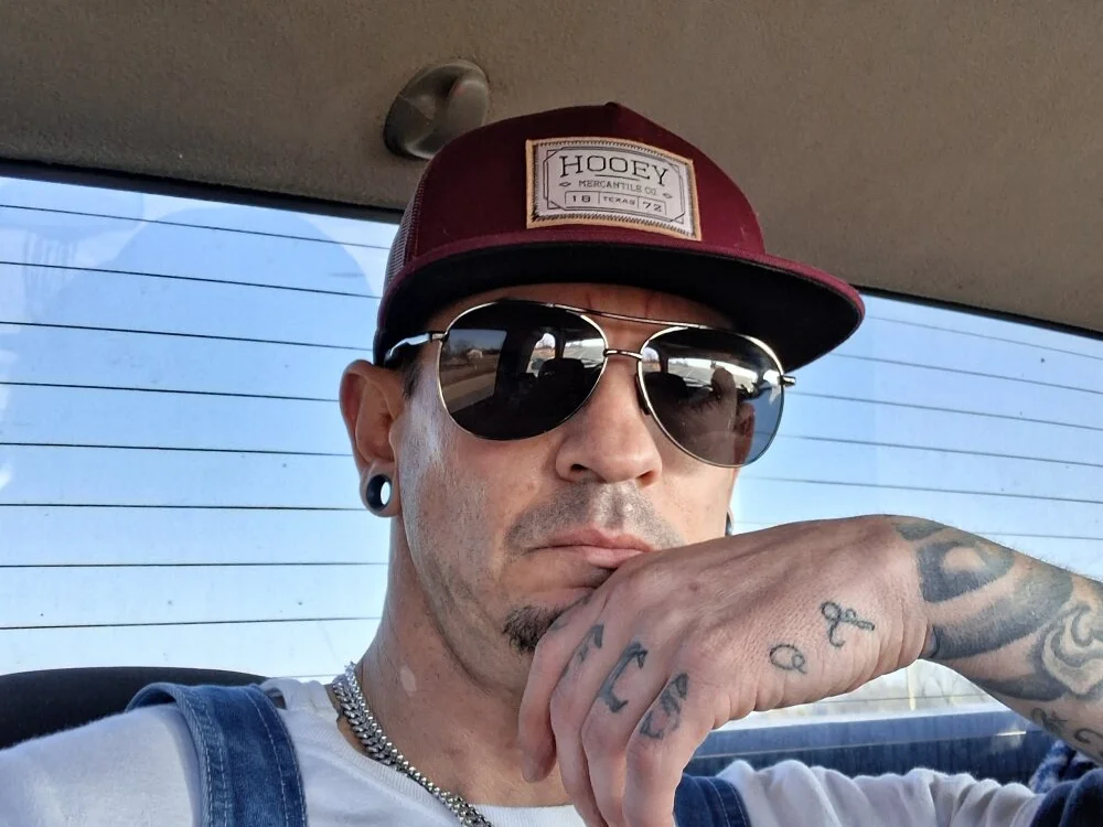 Twohands88 Obrolan XXX Offline