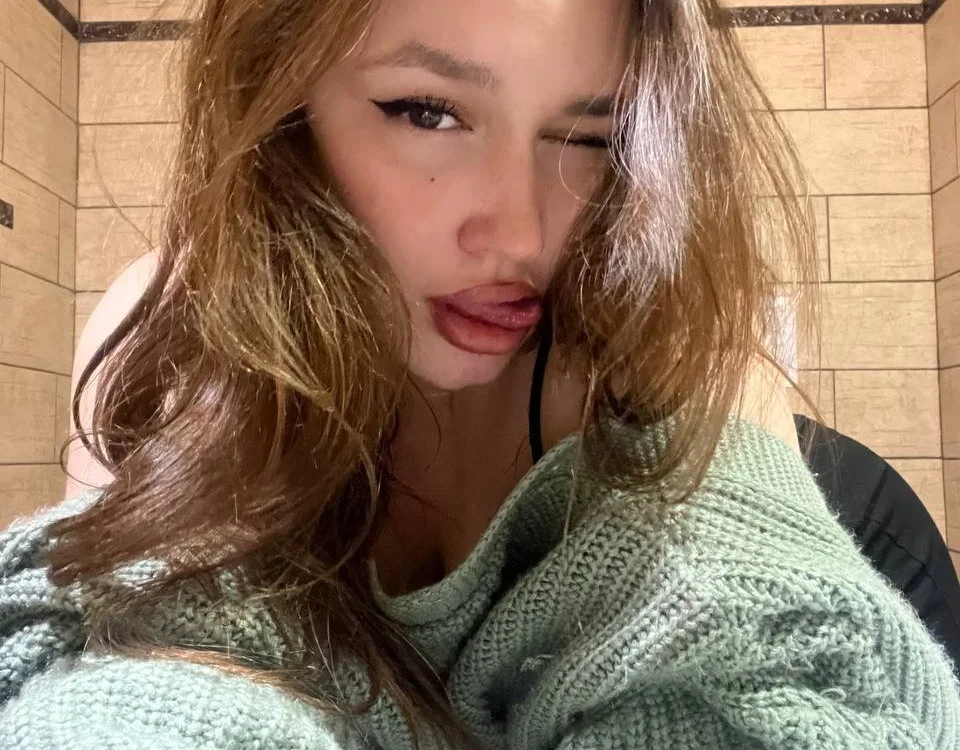 YourCuteMia offline chatrum