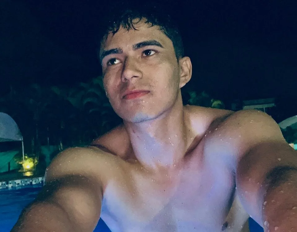 thaddeus_king অফলাইন XXX চ্যাট