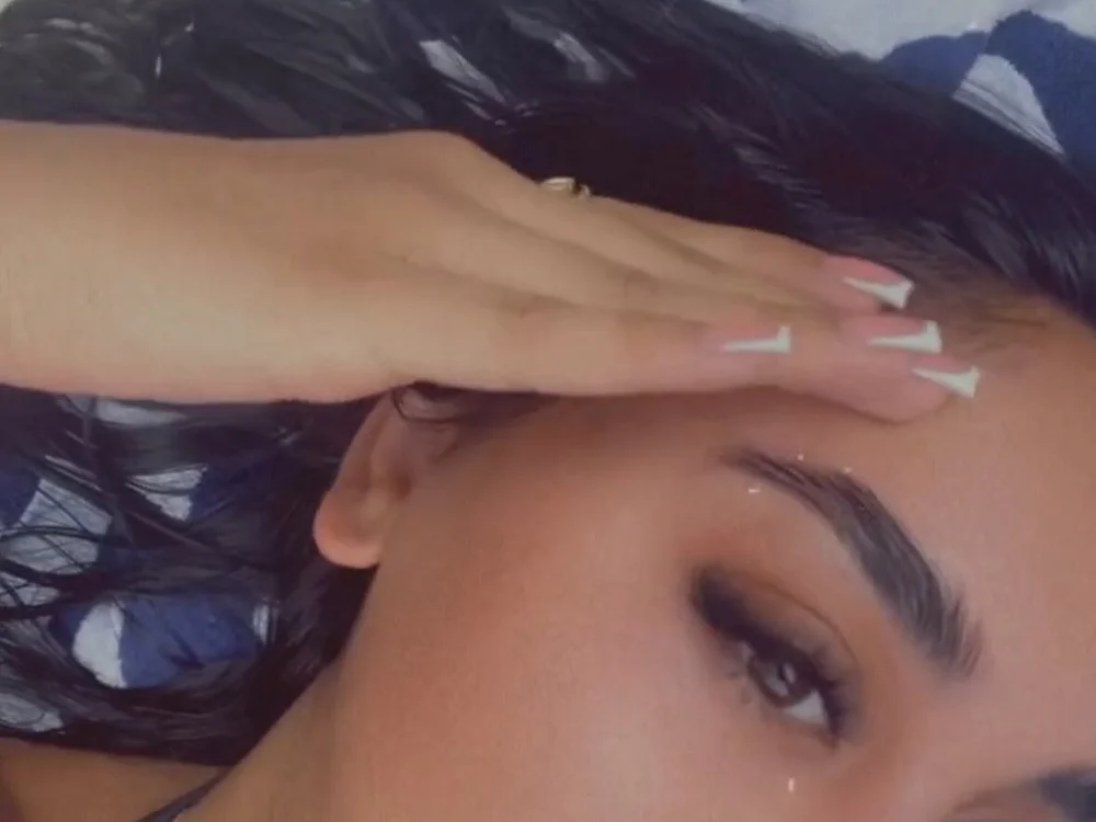 prettycoco23 離線 XXX 聊天