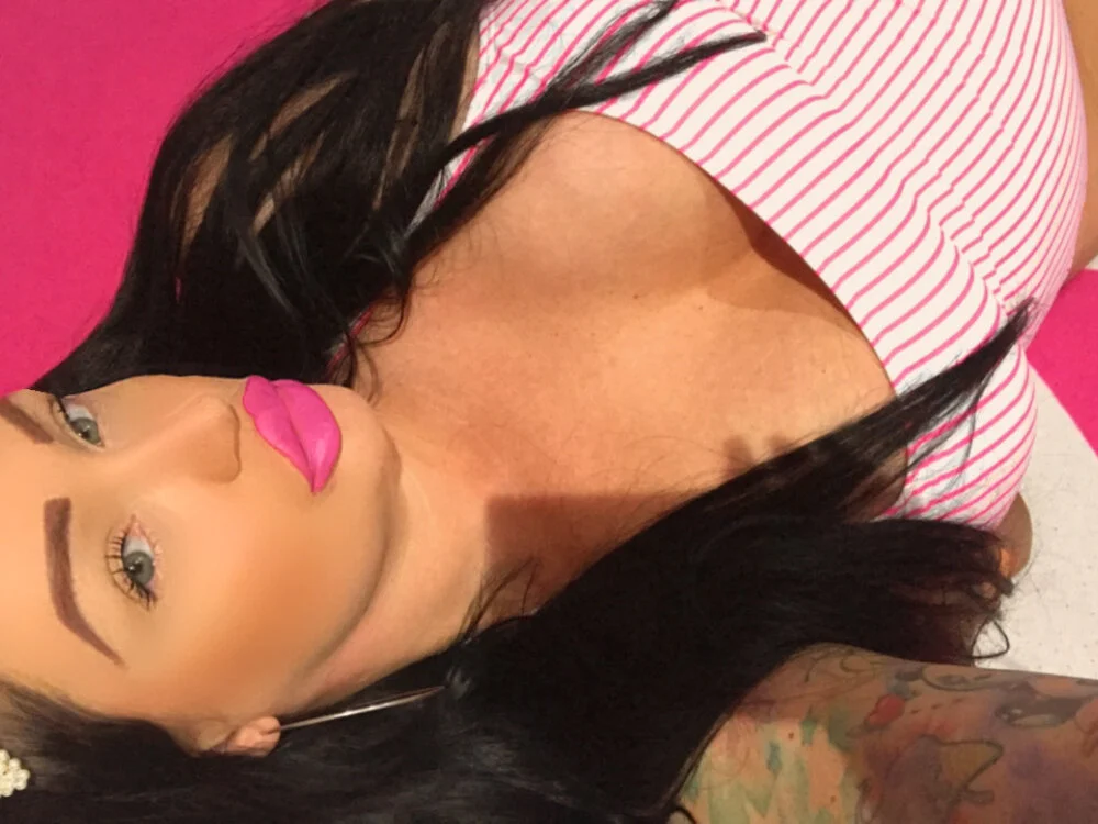 Офлайн-чат XXX BustyVicky