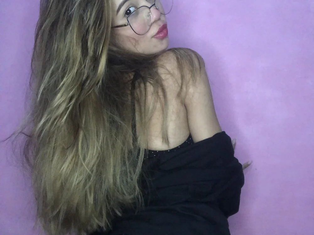 miaellis99 offline chatrum