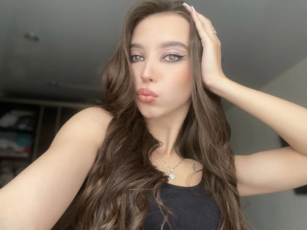 readyforloveee's Offline Chat Room