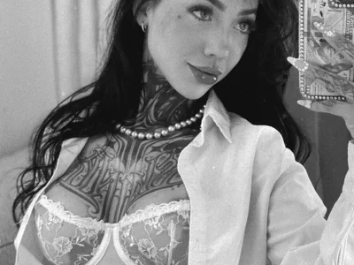 NinaVall - Girl 