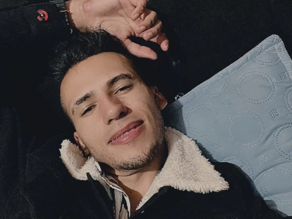 Mr_wiland Chat XXX Ngoại tuyến