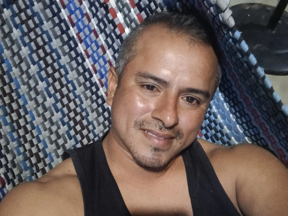 eddy1990sr's Offline Chat Room