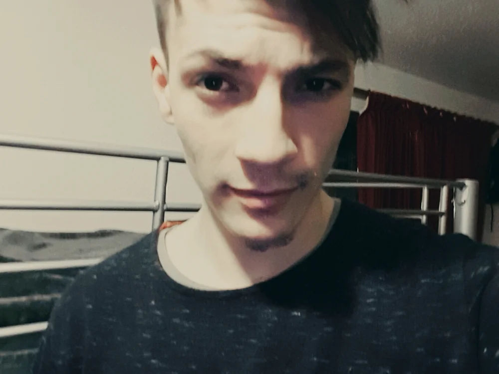 dannydanny- Obrolan XXX Offline