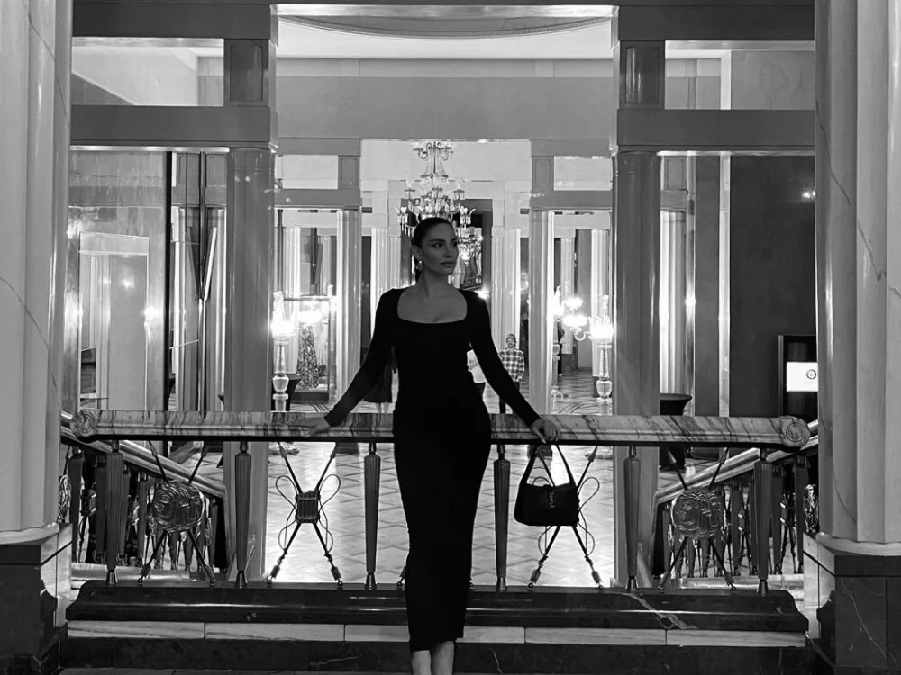 Офлайн-чат XXX RoxelleSilvara69