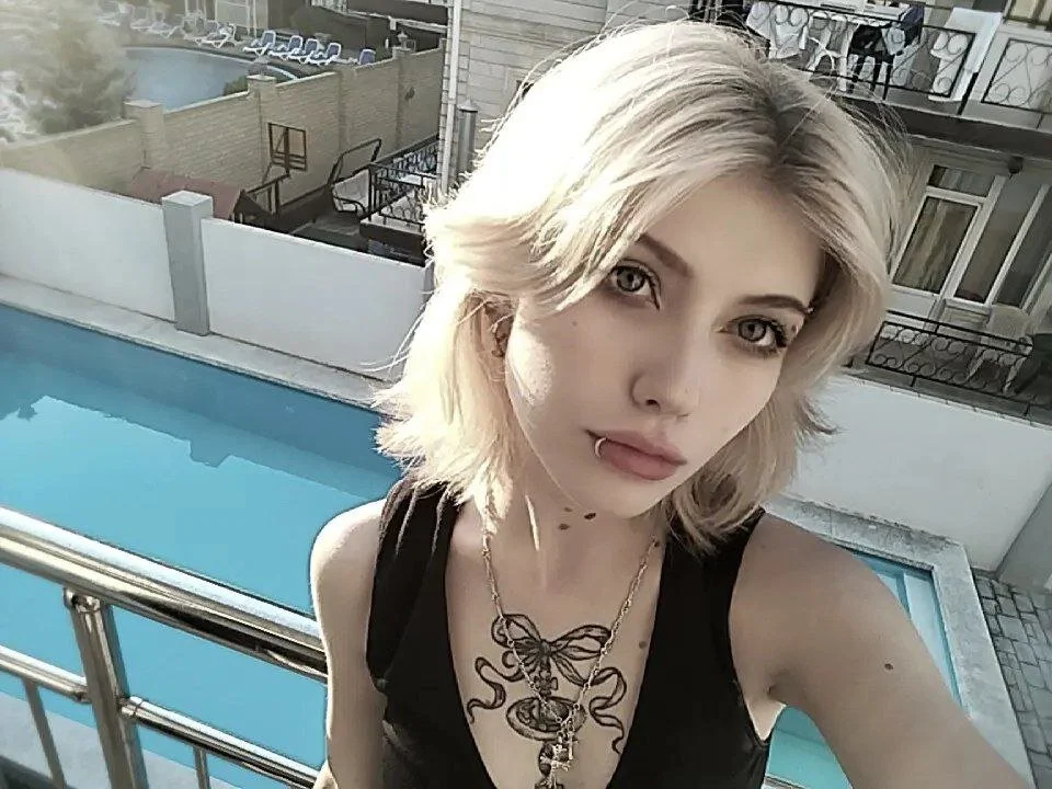 ember_graws Offline XXX-Chat