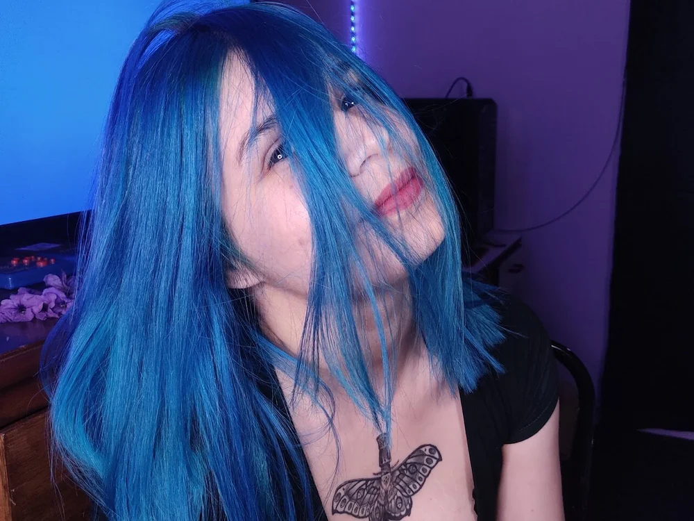 butterfly_m0th's Offline XXX Chat