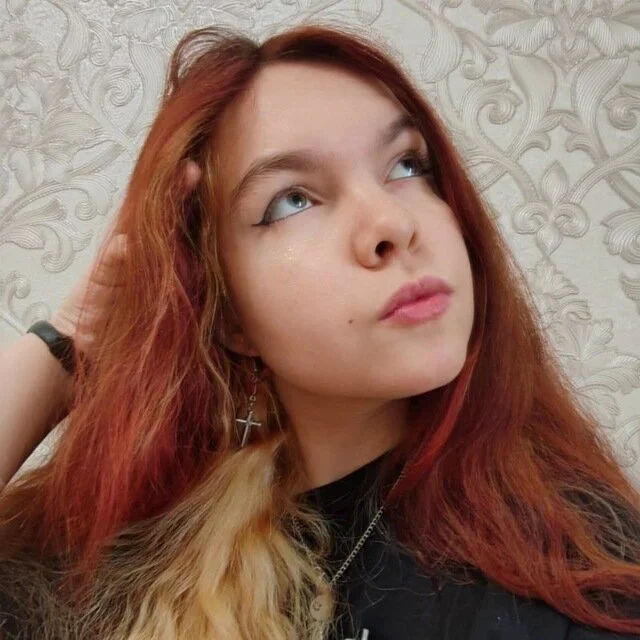 Sirena_Rose's Offline Chat Room