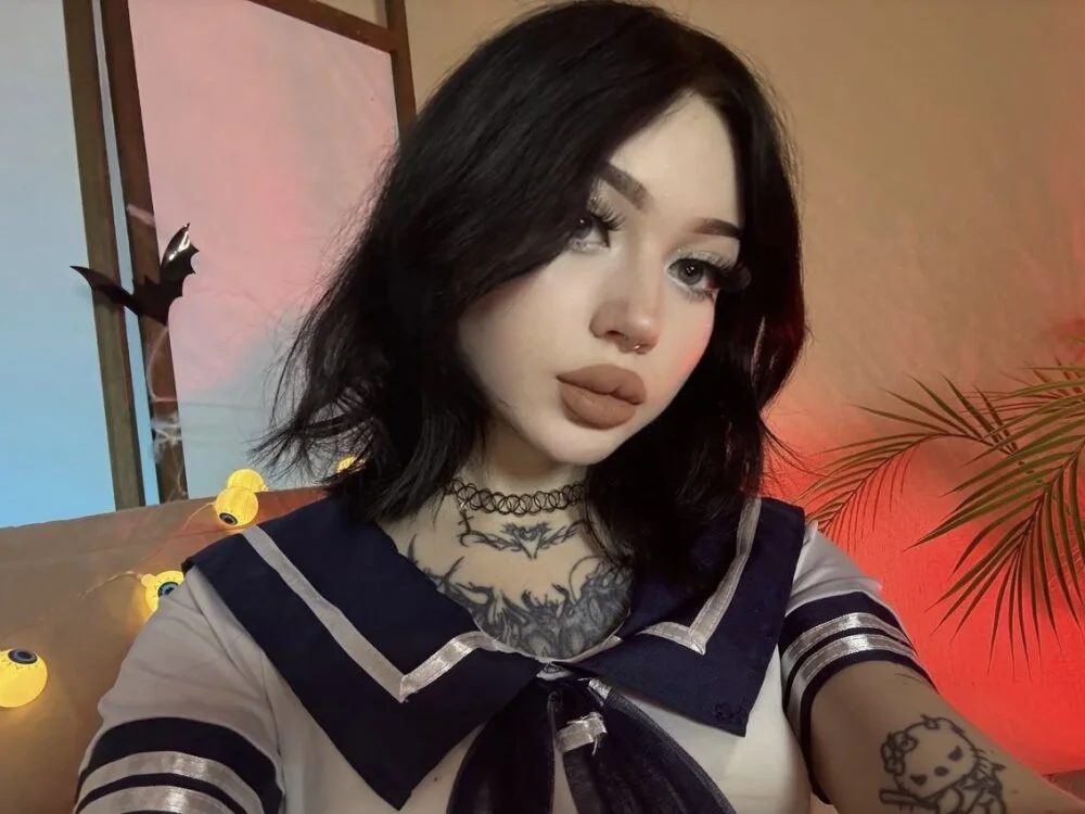 دردشة Emma_Kirks الجنسية دون اتصال