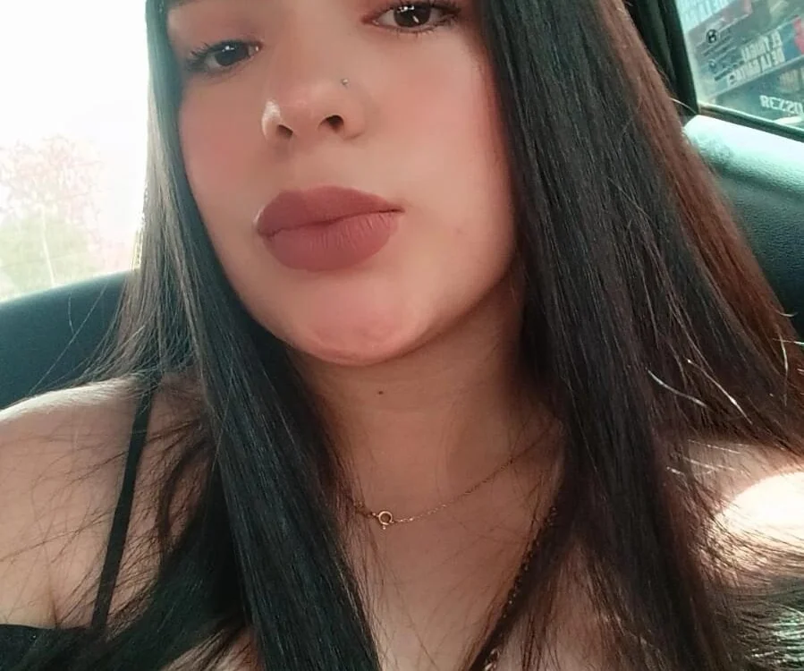 Thalia_ch's Offline XXX Chat