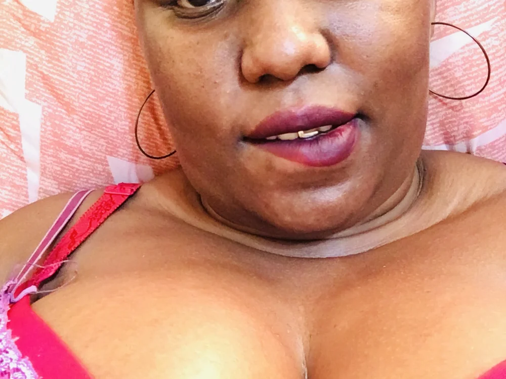 Ebonycurves' Offline XXX Chat