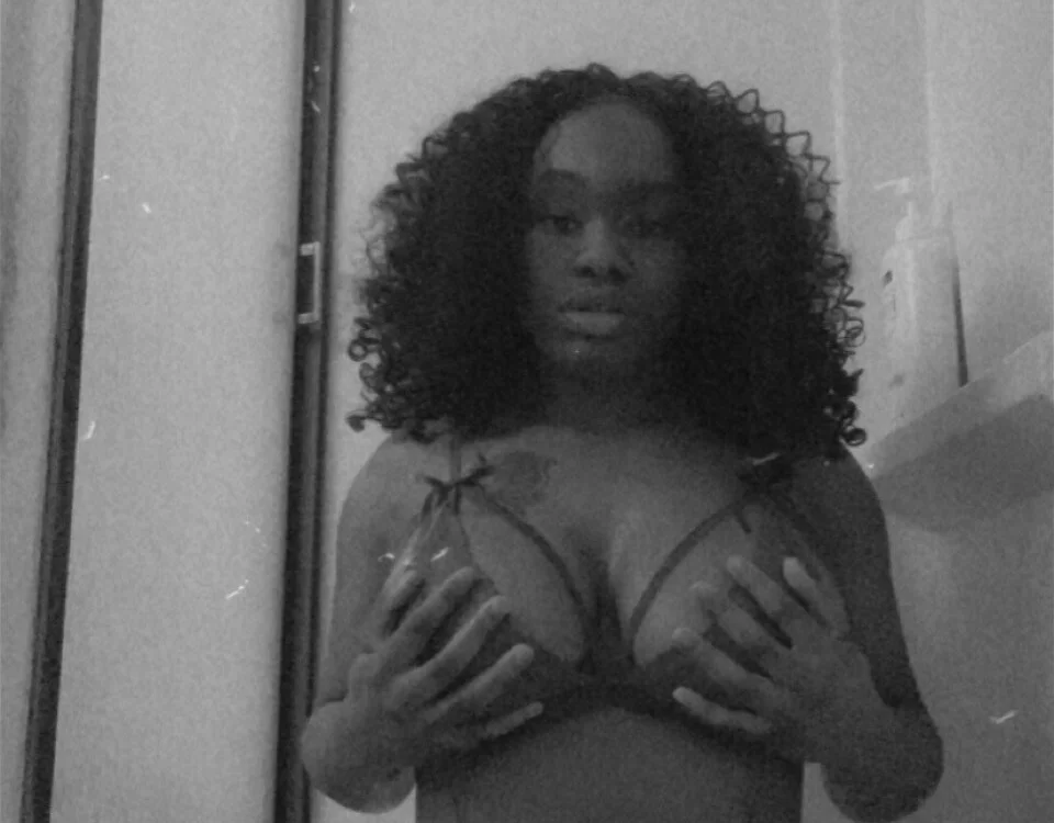 therealcocohonieee's Offline XXX Chat