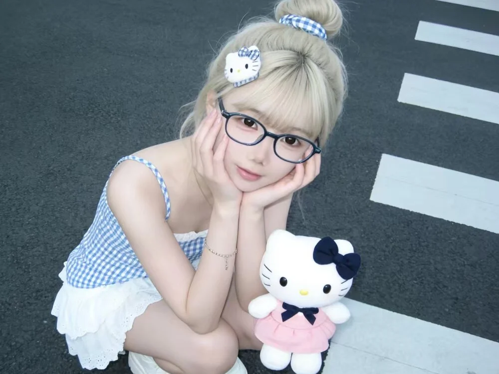 lucky-188 Adlı Modelin Çevrimdışı XXX Sohbeti