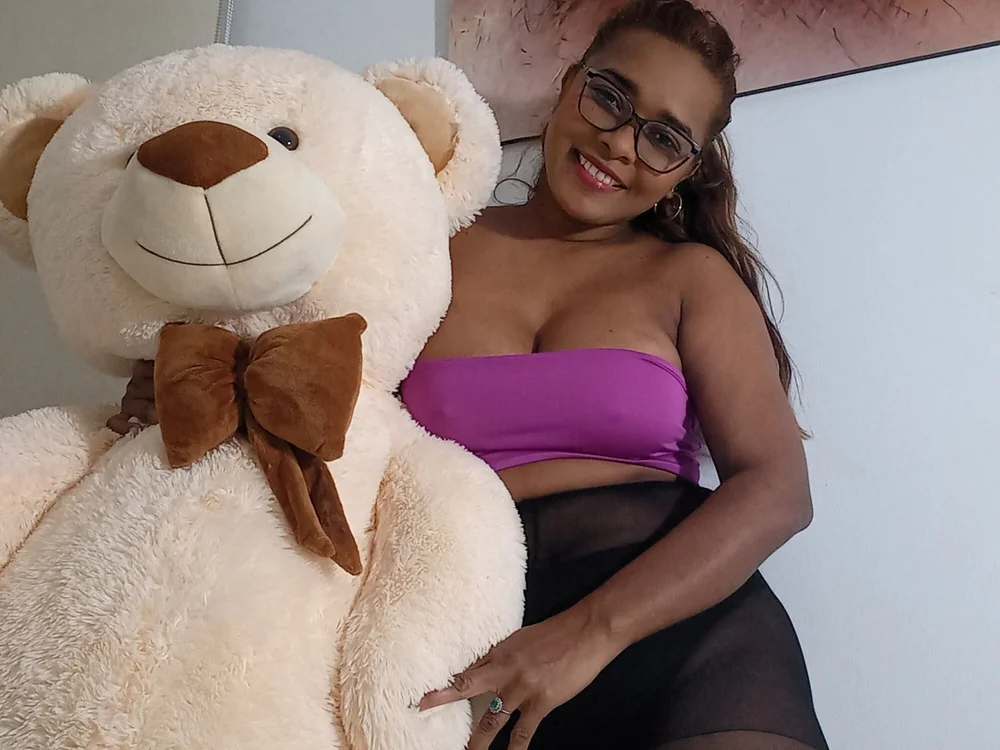abril_reyes3's Offline Chat Room