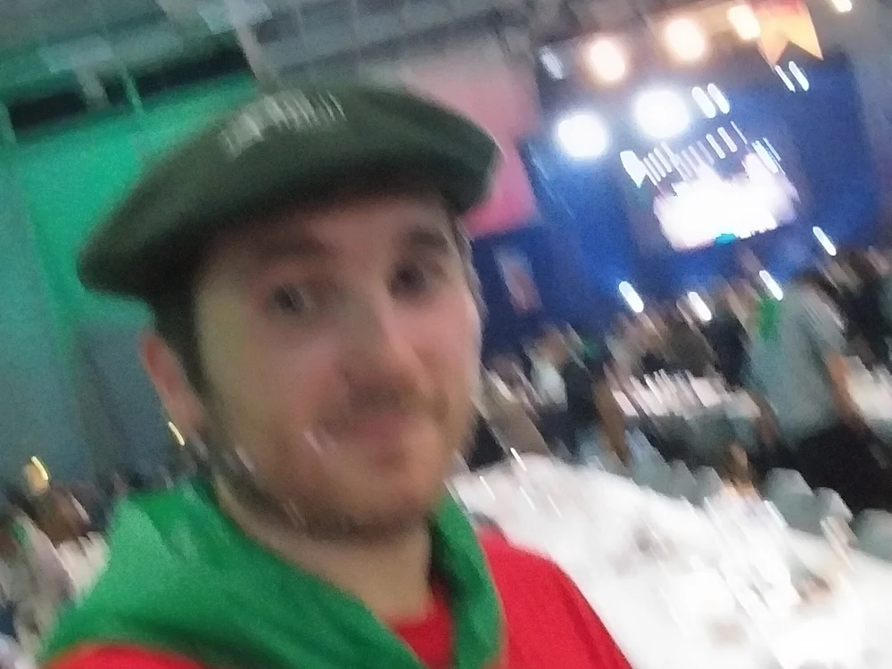 theo39pro's Offline Chat Room