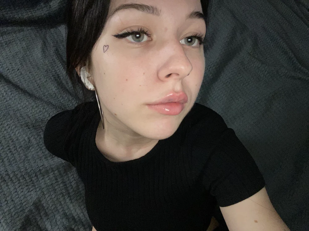 MilkLina's Offline Chat Room