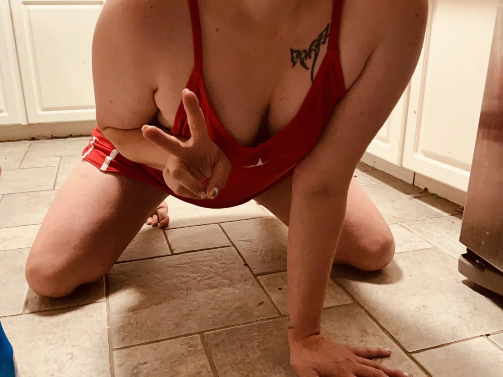 CurvyMommyMenace's Offline XXX Chat