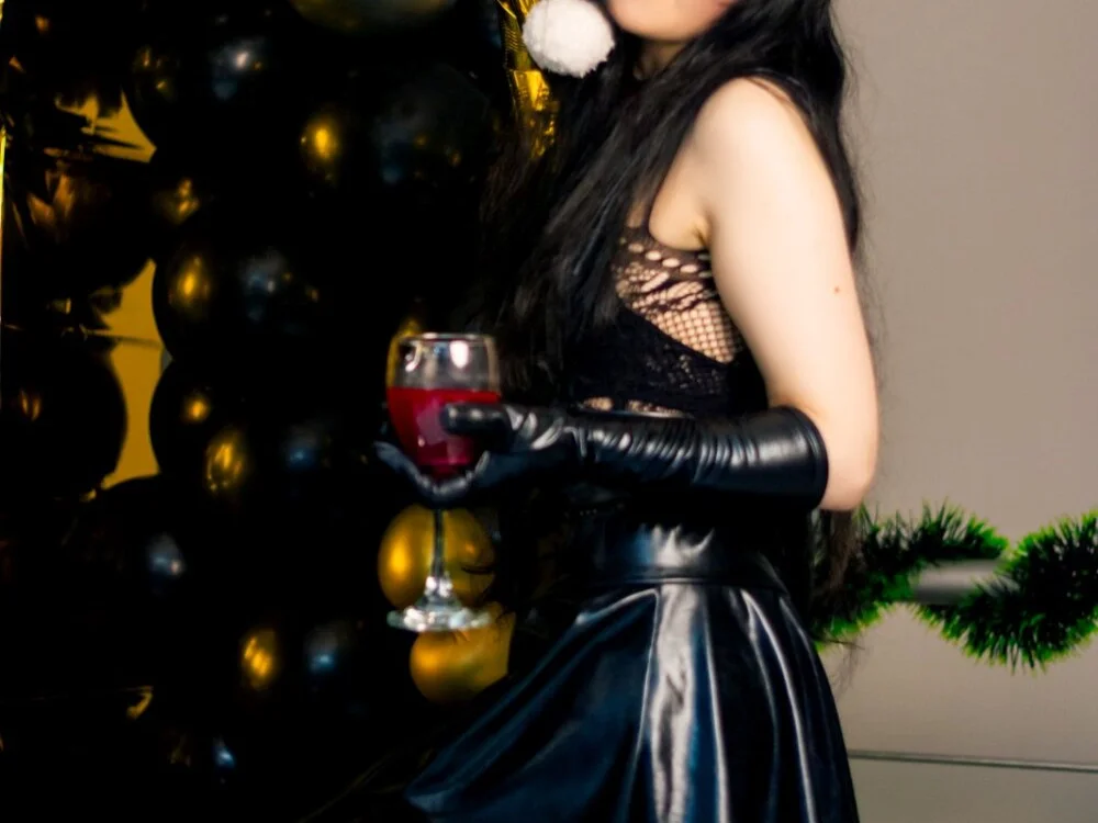 Morticia_Black's Offline XXX Chat