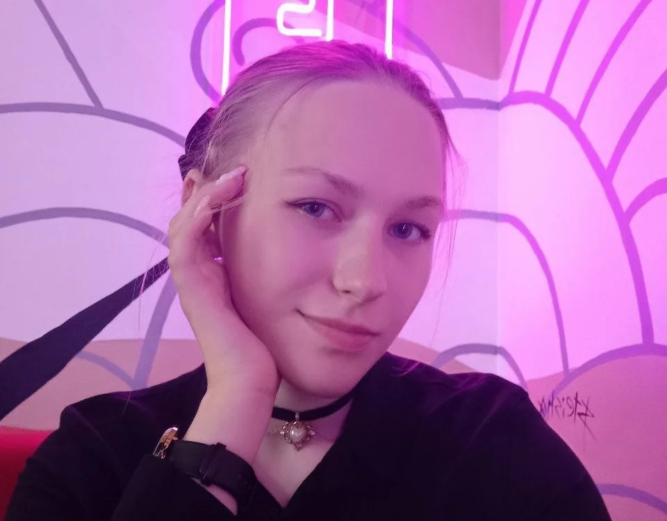 RowenaEddy's Offline Chat Room