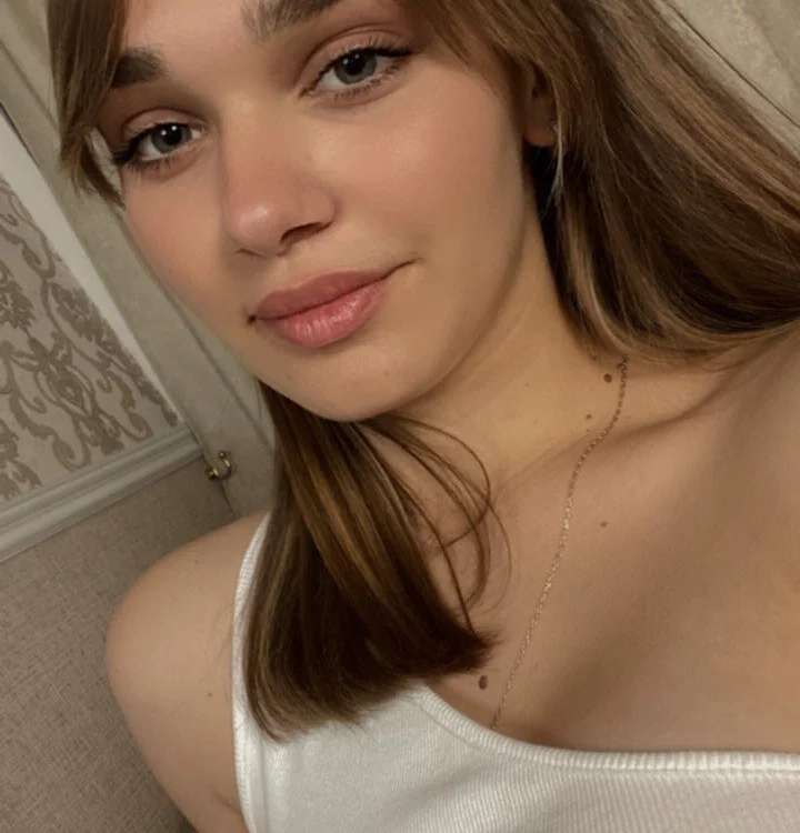 _NikaGold_'s Offline Chat Room