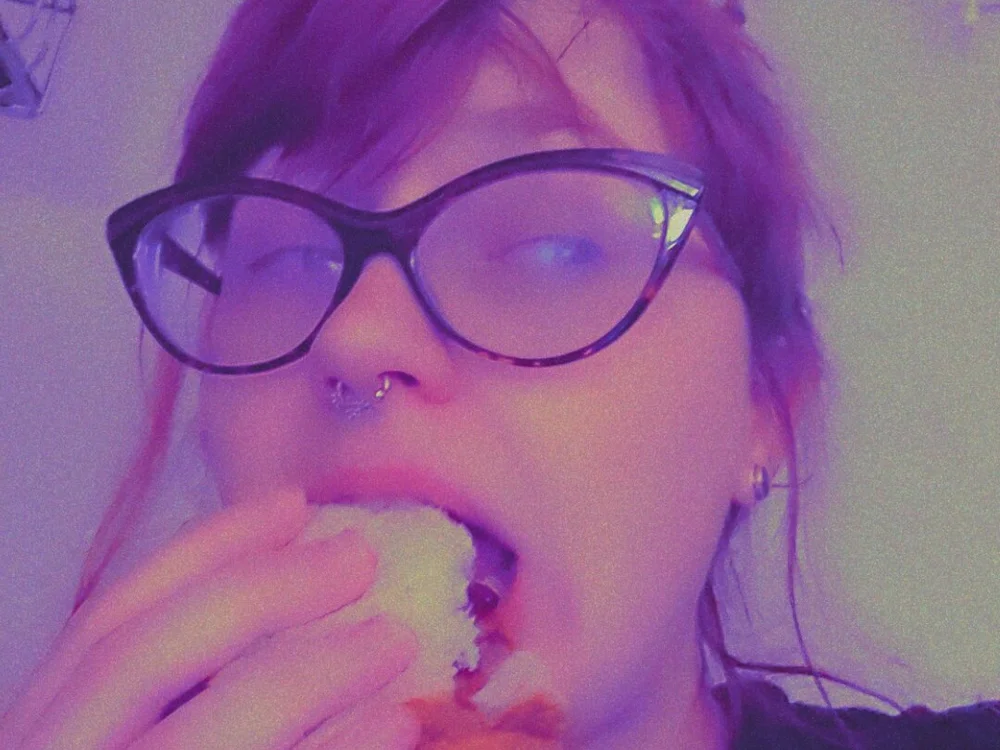 AdoraDaySunshine's Offline Chat Room