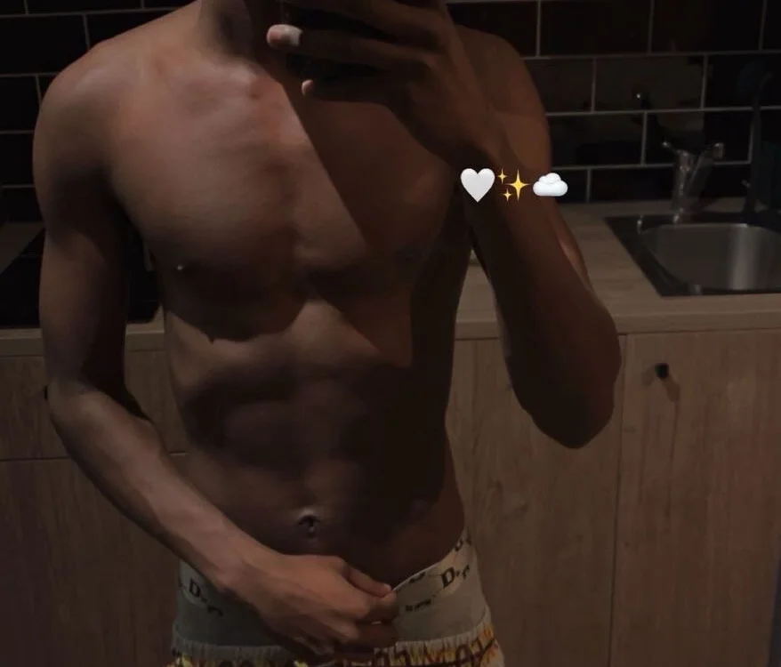 breezy44 Offline XXX Chat