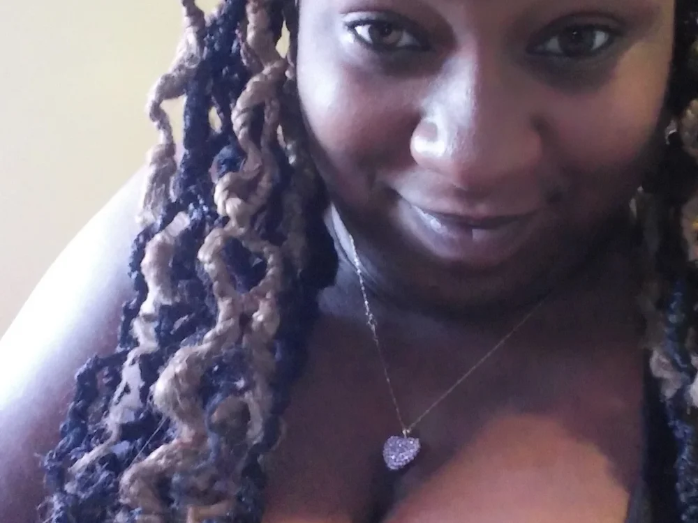 thickazznessa's Offline Chat Room