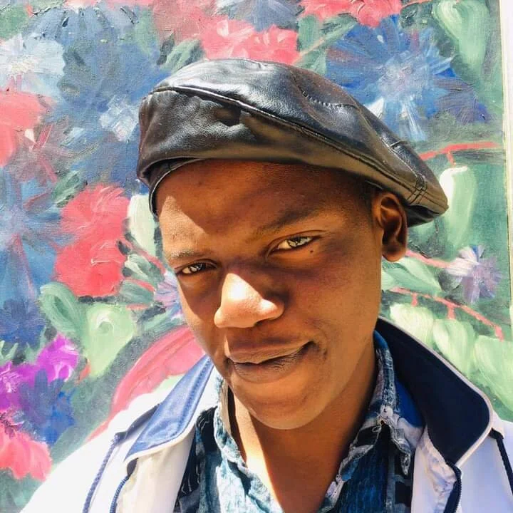 Sihle_Playsn Offline XXX chat