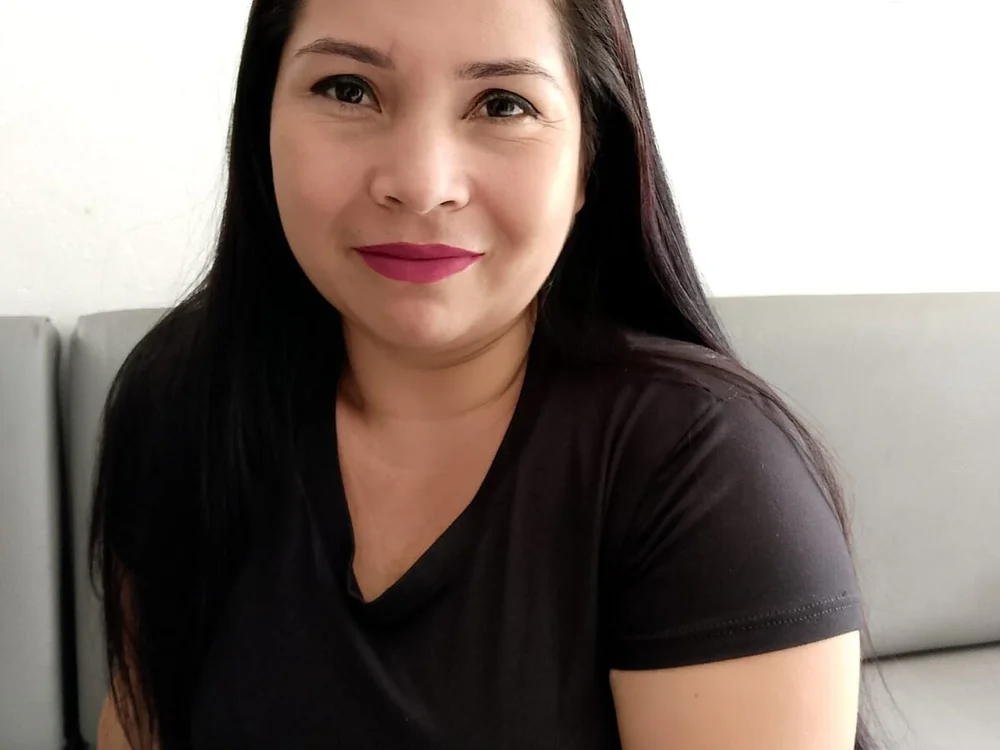 estrellaaa02's Offline Chat Room