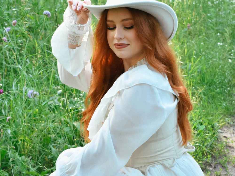 AirySilhouette Chat XXX offline