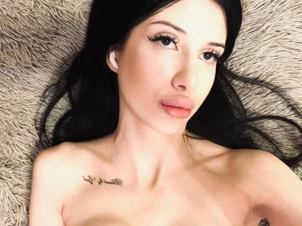 Carrie_Tease Offline XXX-Chat