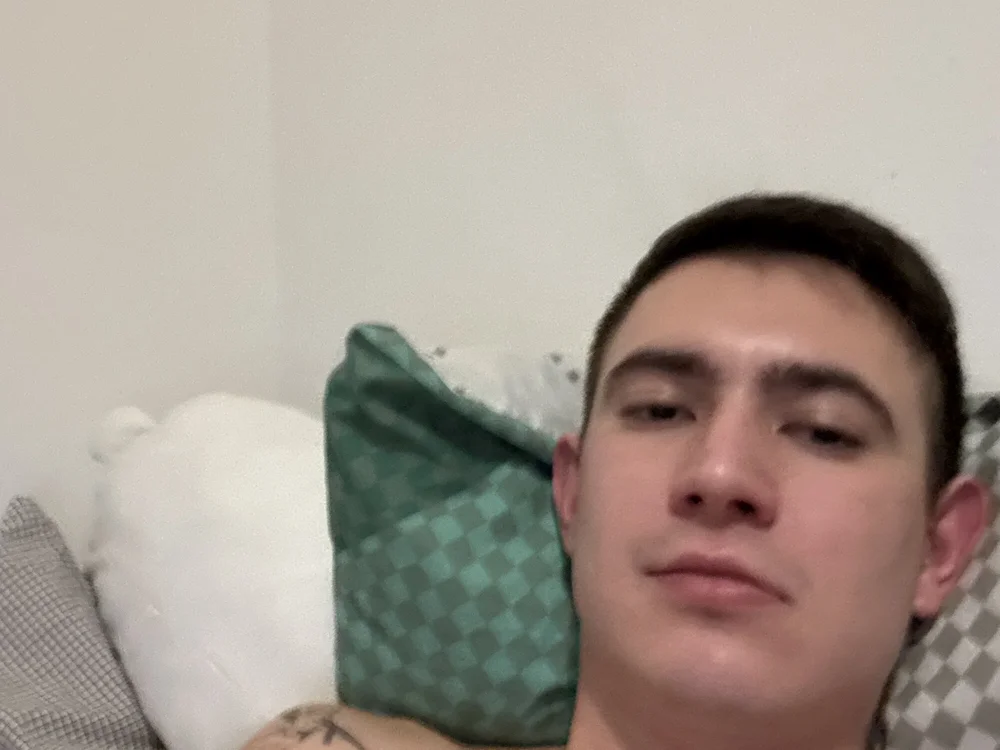 polishboyyy's Offline Chat Room